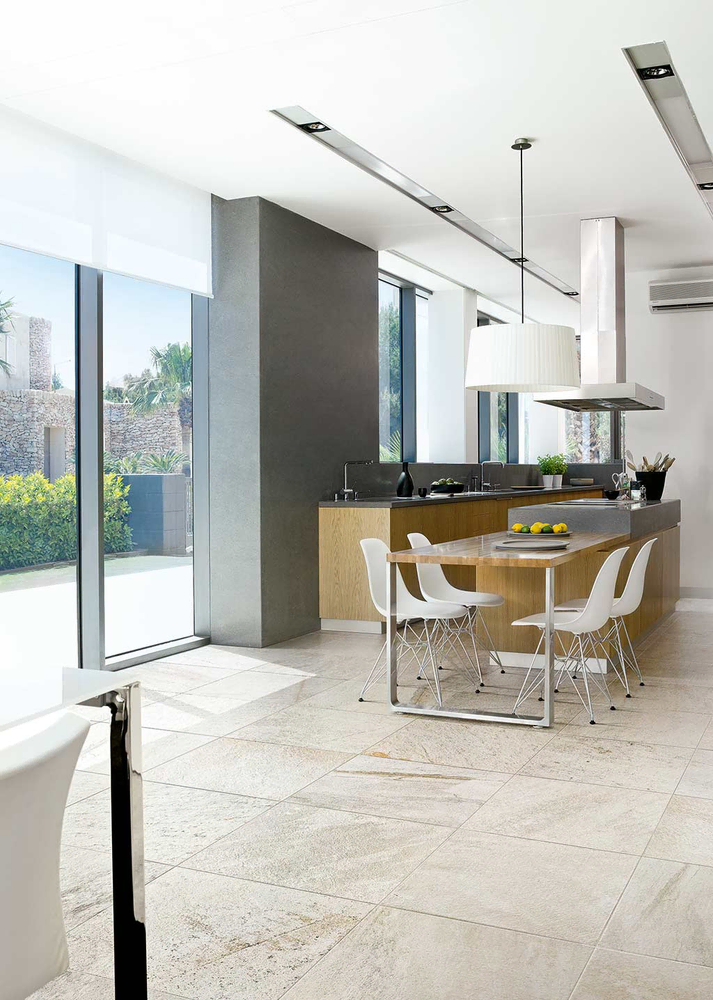 Modern Zen Kitchen: Integrating Indoor and Outdoor Living Spaces