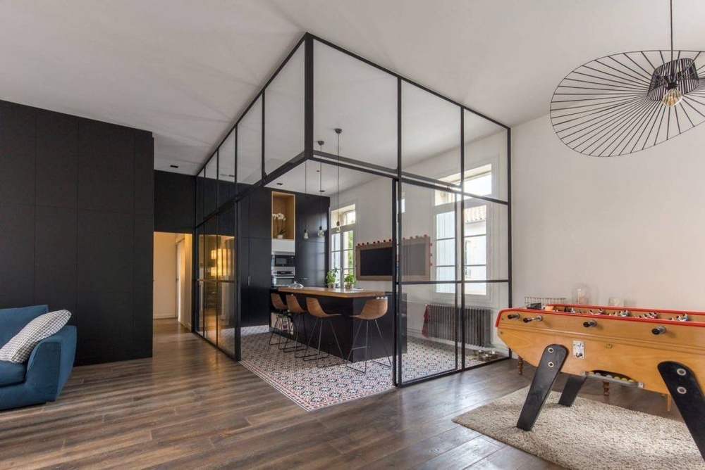Modern Minimalism for a Coastal Retreat