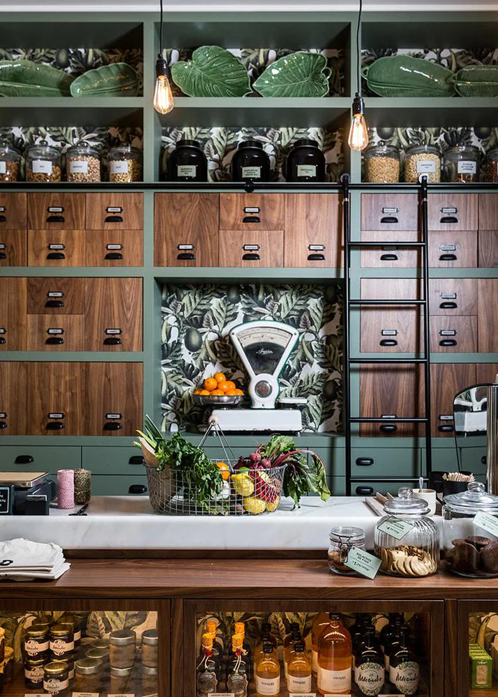 Modern Restaurant Design: Green and Gold Decor