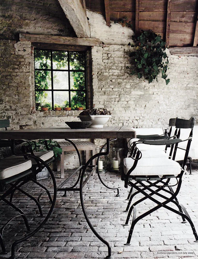 Bohemian Oasis: Urban Dining Redefined