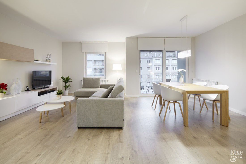 Bright & Stylish Living for Entertainers