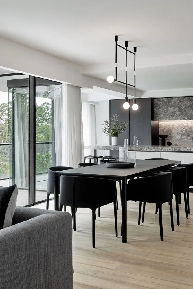 Coastal Elegance Meets Modern Minimalism
