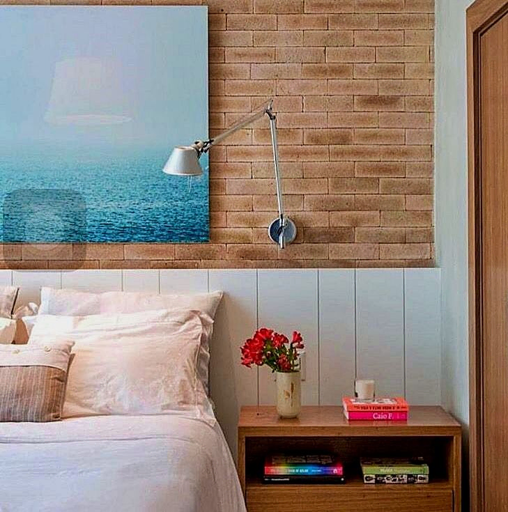 Brutalist Modern Bedroom Design: Maximizing Views and Comfort