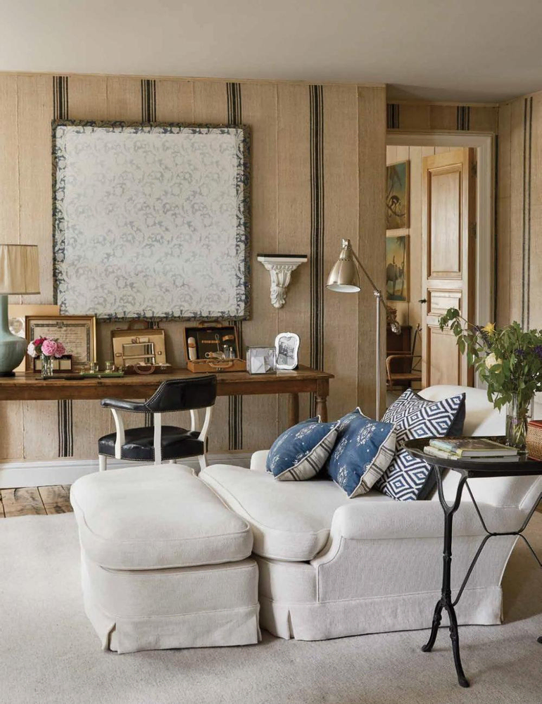 Modern Bauhaus Living Room Design for a Local Celebrity