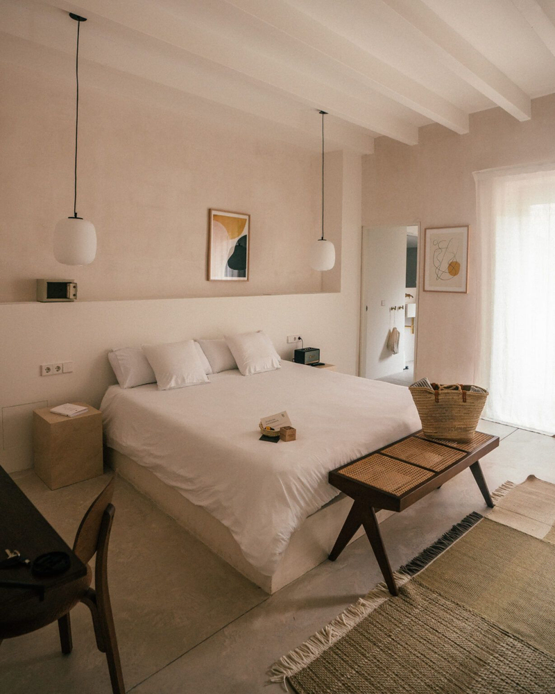 Serene Minimalist Bedroom Design