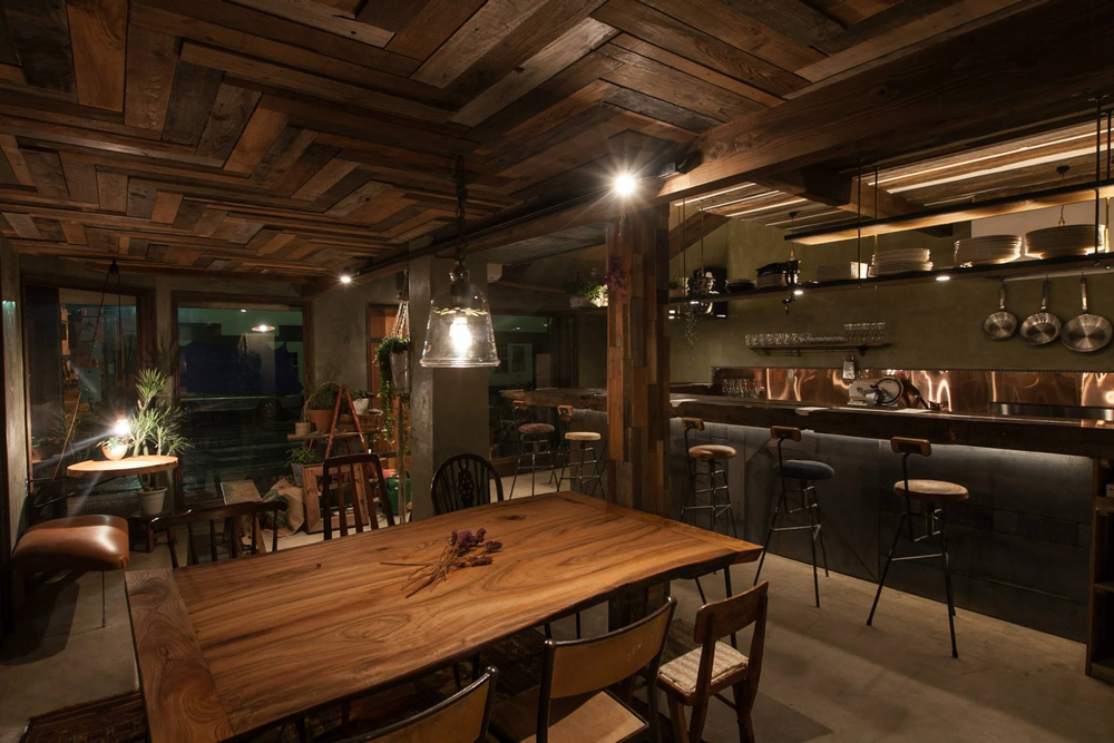 Cozy Rustic Dining for Modern Families