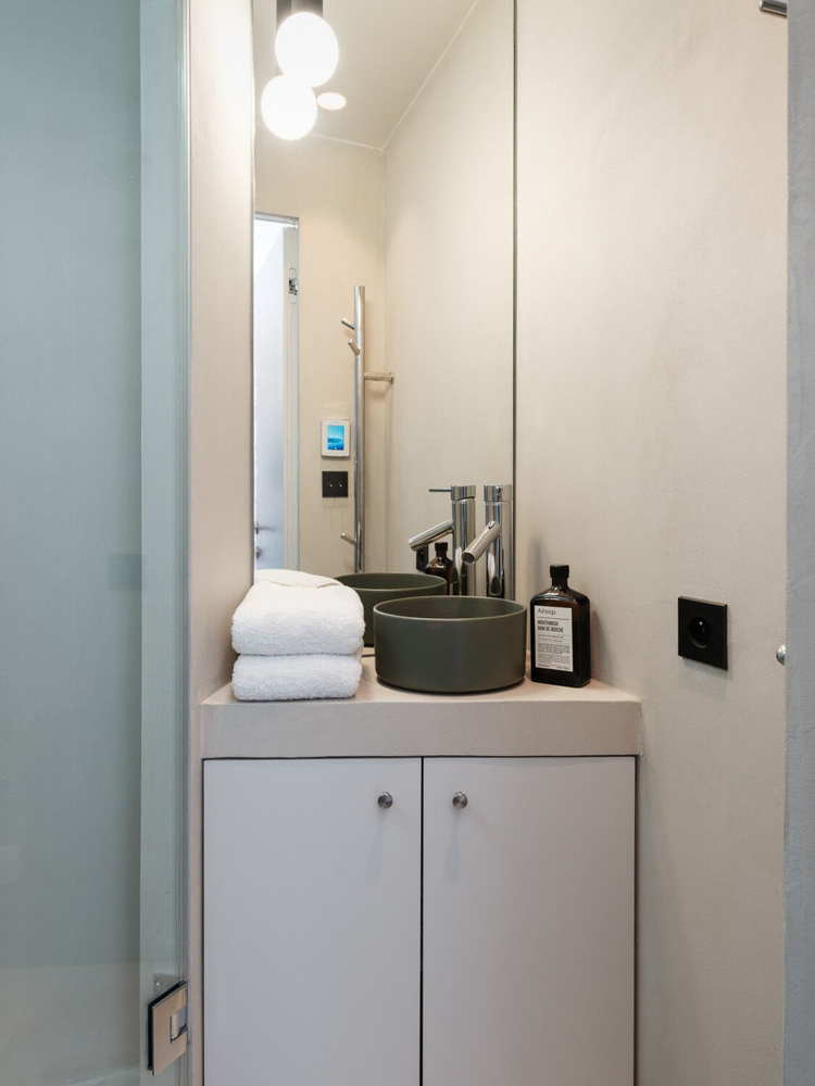 Modern Elegance Meets Pet-Friendly Comfort