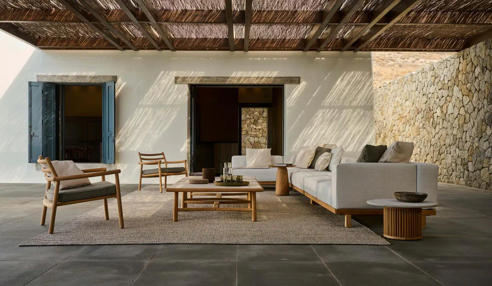 Modern Minimalist Living Room Design for a Newly Purchased Historic Villa