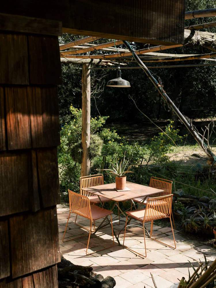 Modern Rustic Outdoor Patio Design