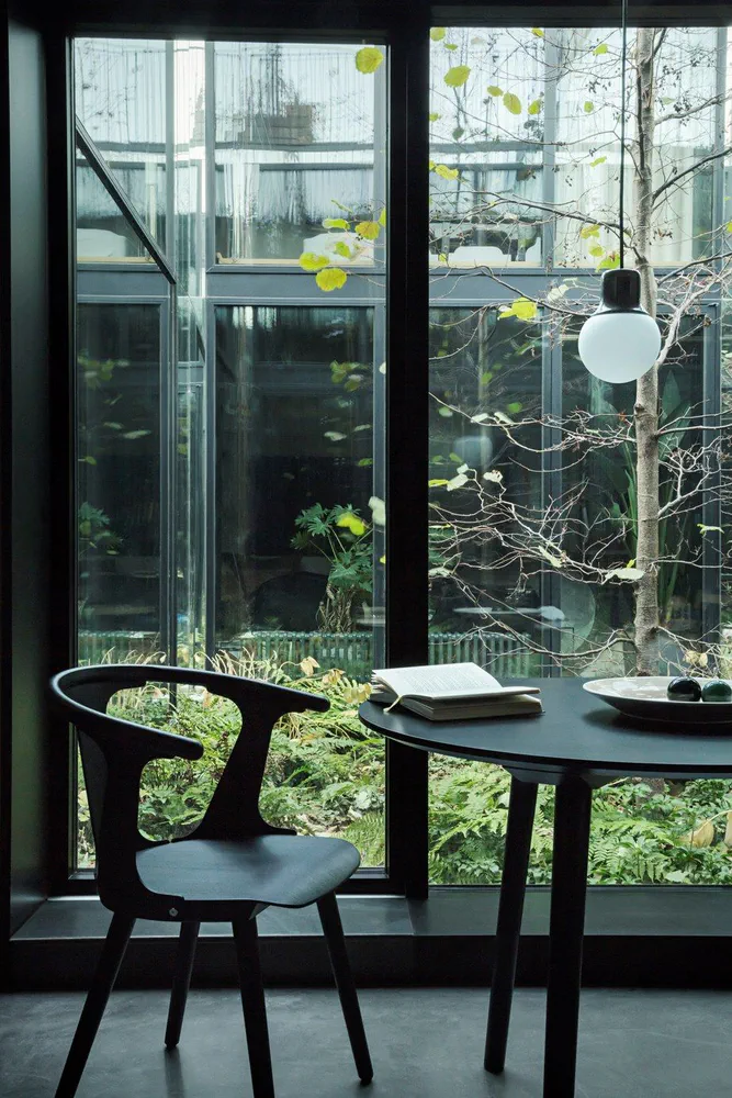 Industrial Chic: Minimalist Dining and Kitchen Area