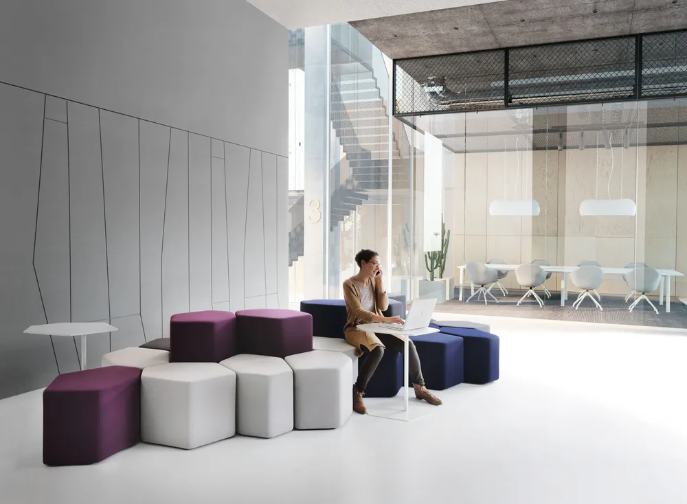 Smart Luxury: Modern Home Office Design
