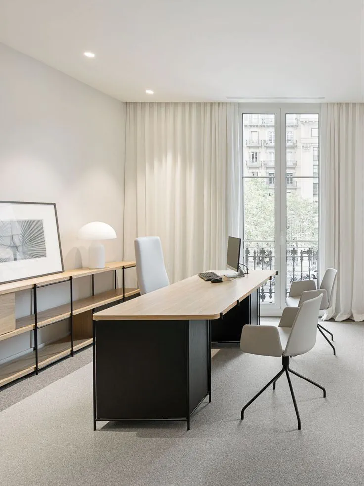 Modern Office Design: Combining Professional Elegance with Comfort