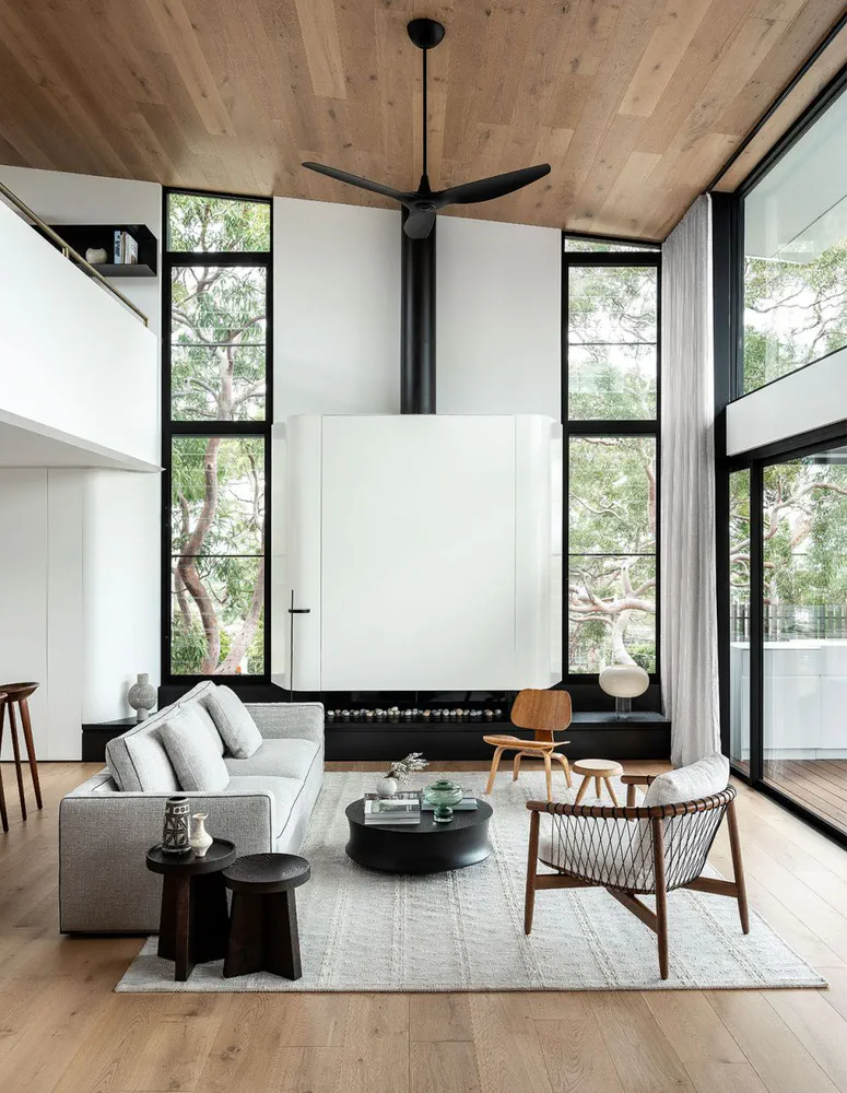 Nordic Noir Elegance in Countryside Retreat