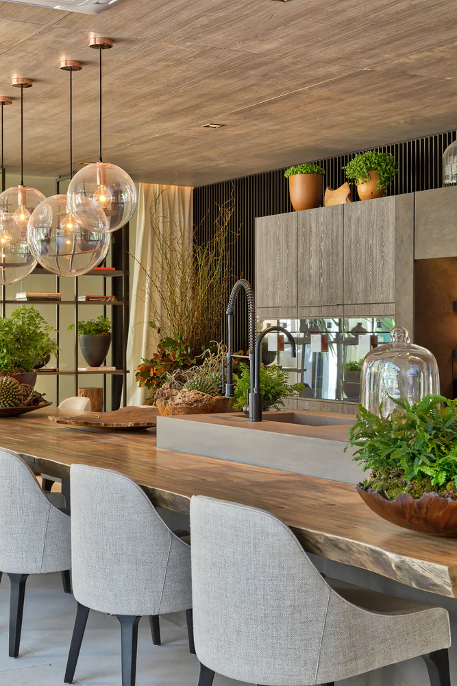 Modern Kitchen Design for a Compact City Apartment