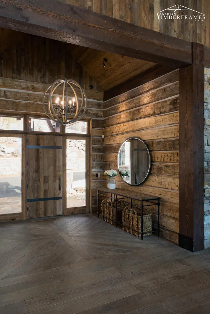 Urban Minimalism: A Soundproof Dining Retreat