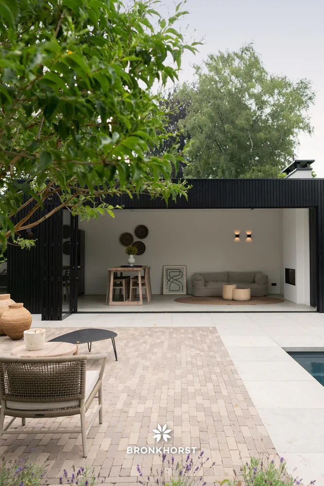 Biophilic Haven in Urban Space