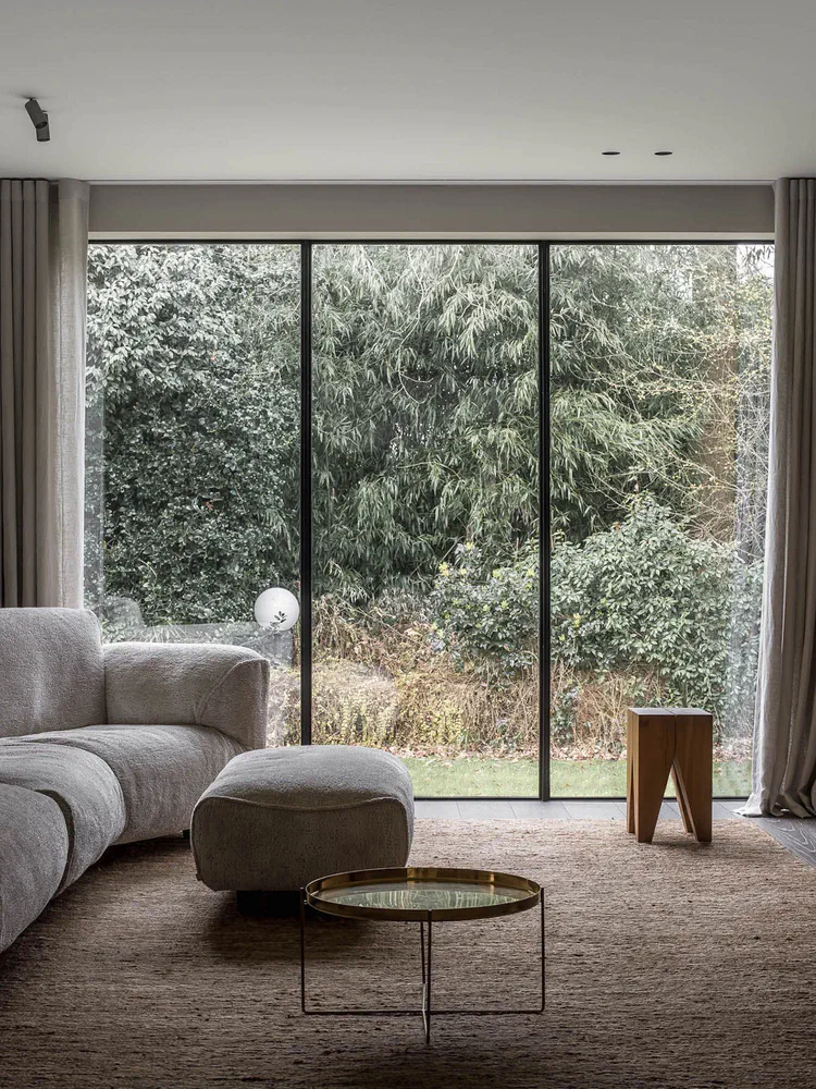 Modern Minimalist Vacation Home Design