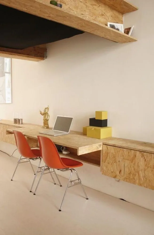 Minimalist Elegance: A Modern Workspace