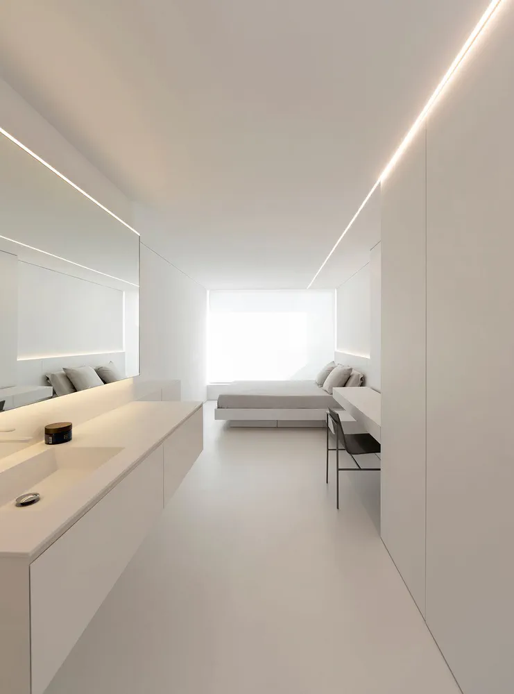 Elegant Modern Dining for Entertaining