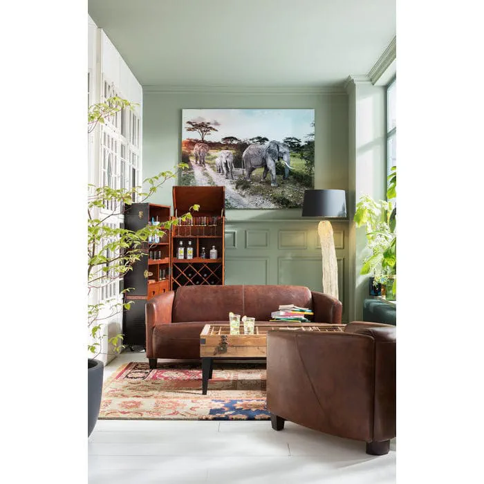 Classic European Elegance: A Vacation Home Design Solution