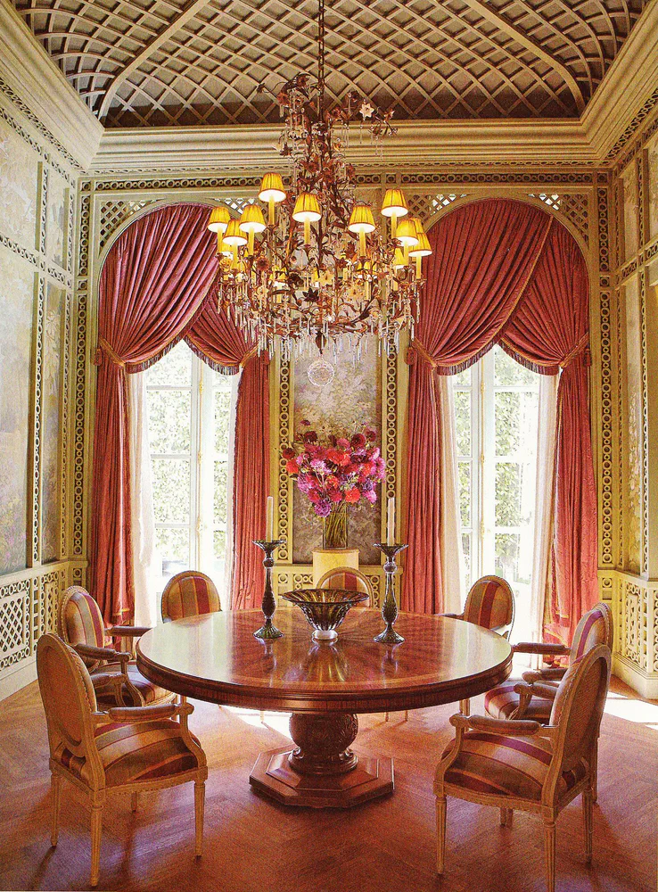 Luxury Parisian Apartment-Style Penthouse for a Socialite
