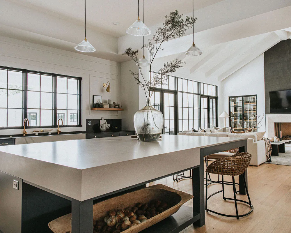 Seamless Indoor-Outdoor Art Deco Oasis