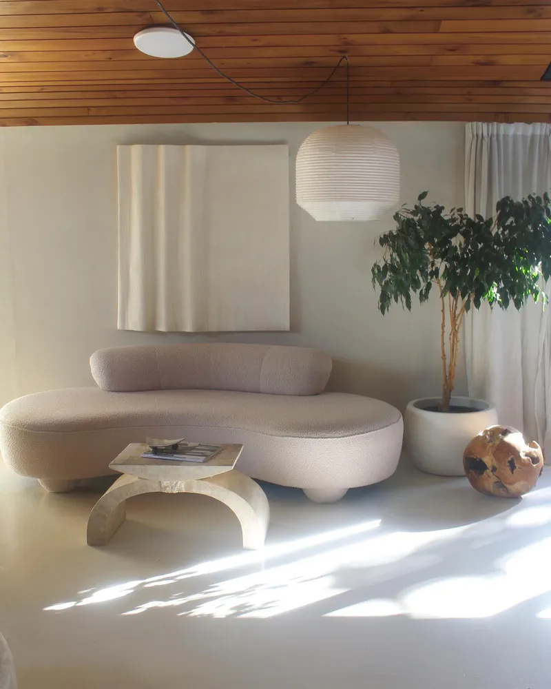Modern Living Room Design with Sustainable and Eco-Friendly Solutions