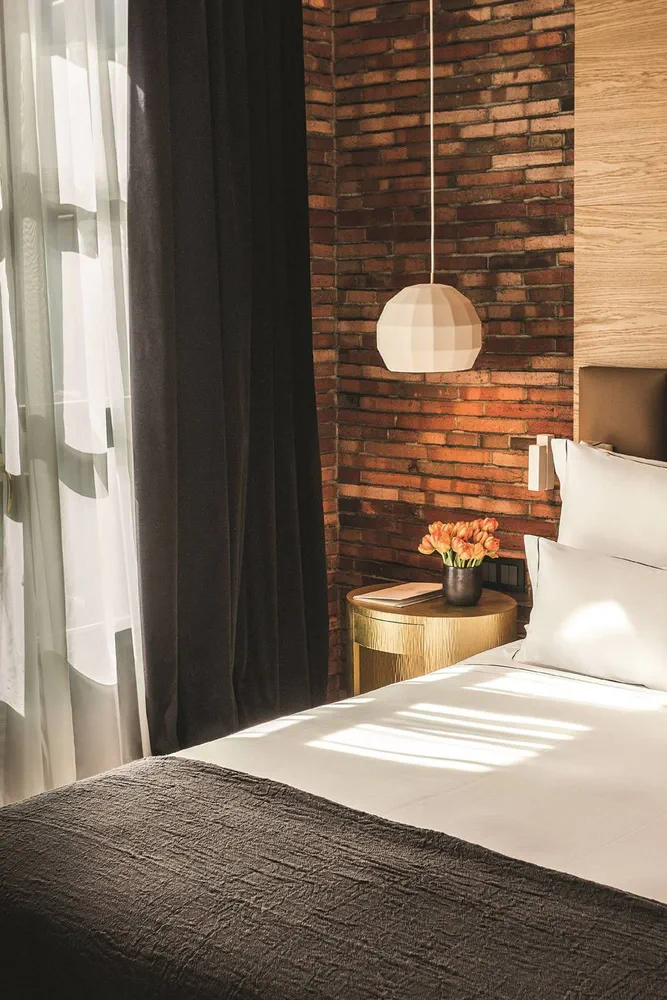 Modern Minimalist Bedroom Design for a Sustainability Advocate