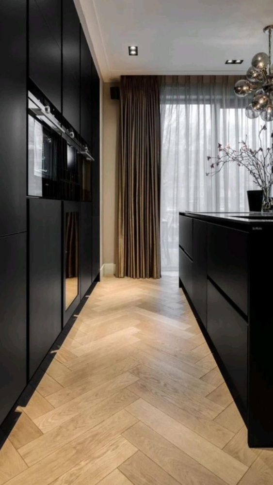 Modern Kitchen Design for a Film Producer's Home