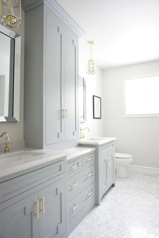 Modern Bathroom Design with Geometric Elements