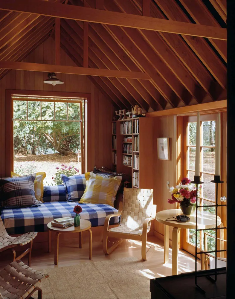 Elegance in Mid-century Modern Living