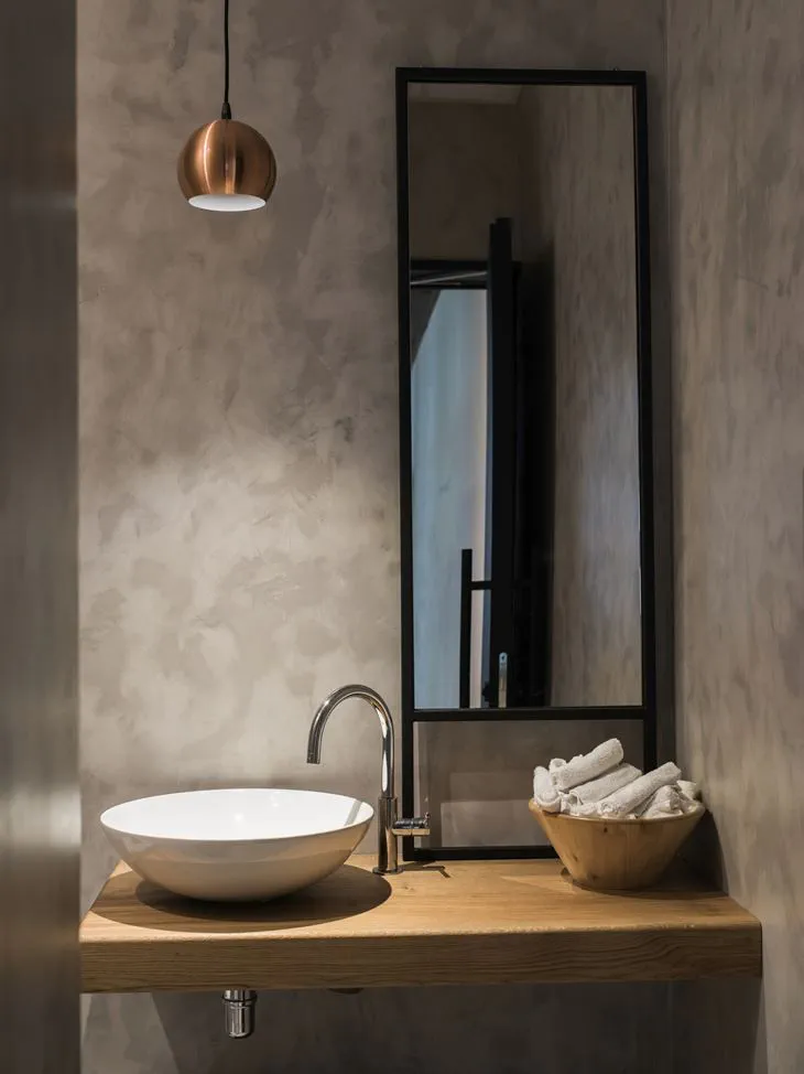 Rustic Bathroom Design: Sustainable and Pet-Friendly