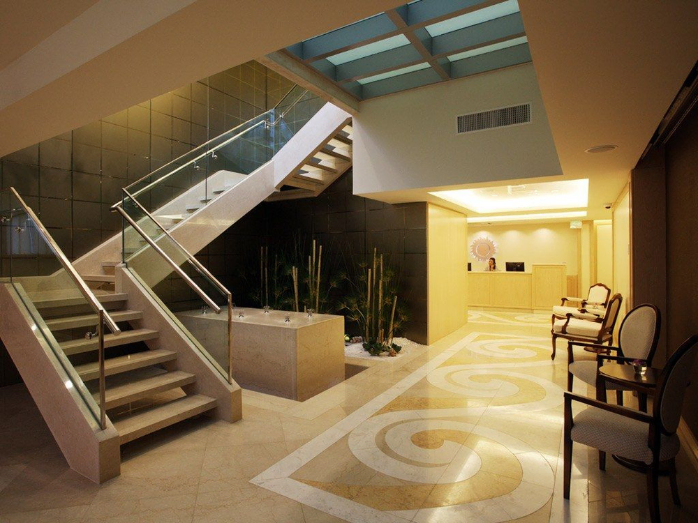 Modern Lobby Design for a Film Producer's City Pied-à-Terre