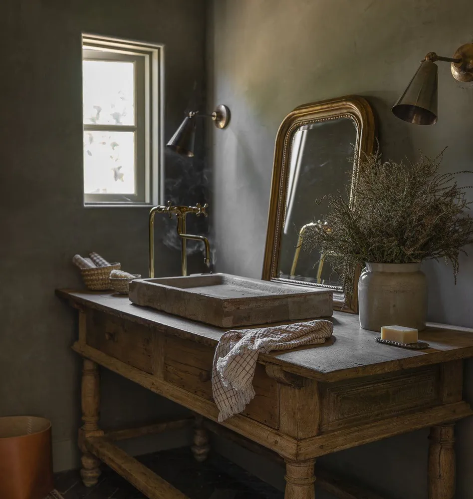 Charming Contemporary Mediterranean Dining