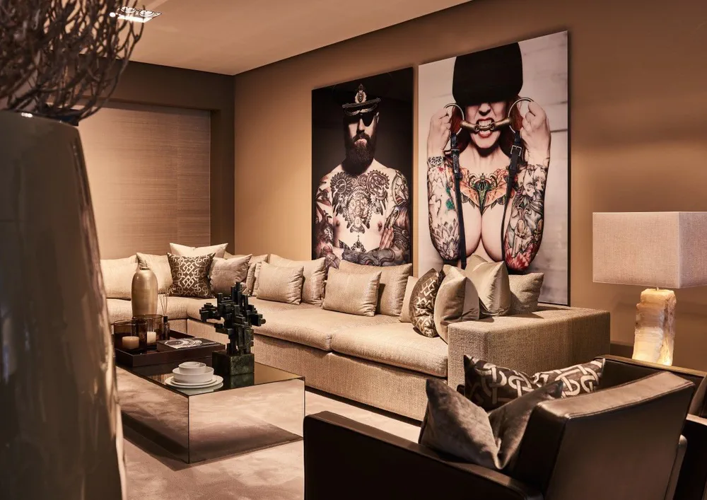Modern Living Room Design: Comfort and Style in a High-Rise Apartment