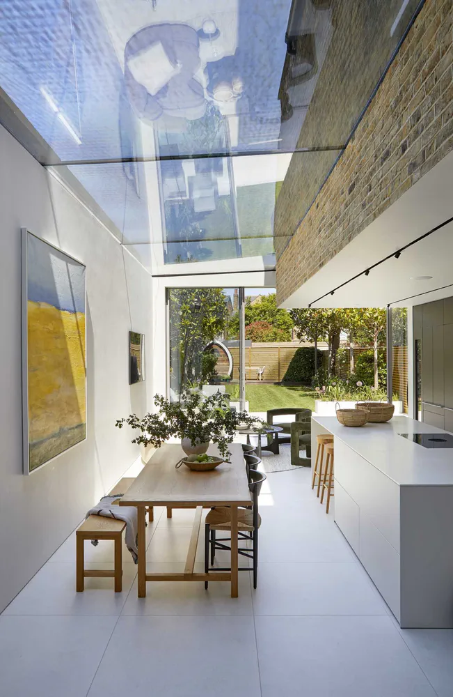 Modern Minimalist Art Gallery Landing