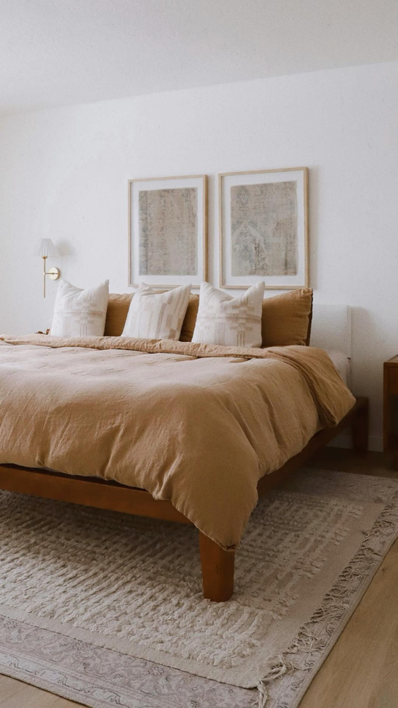Minimalist Coastal Hampton Style Bedroom