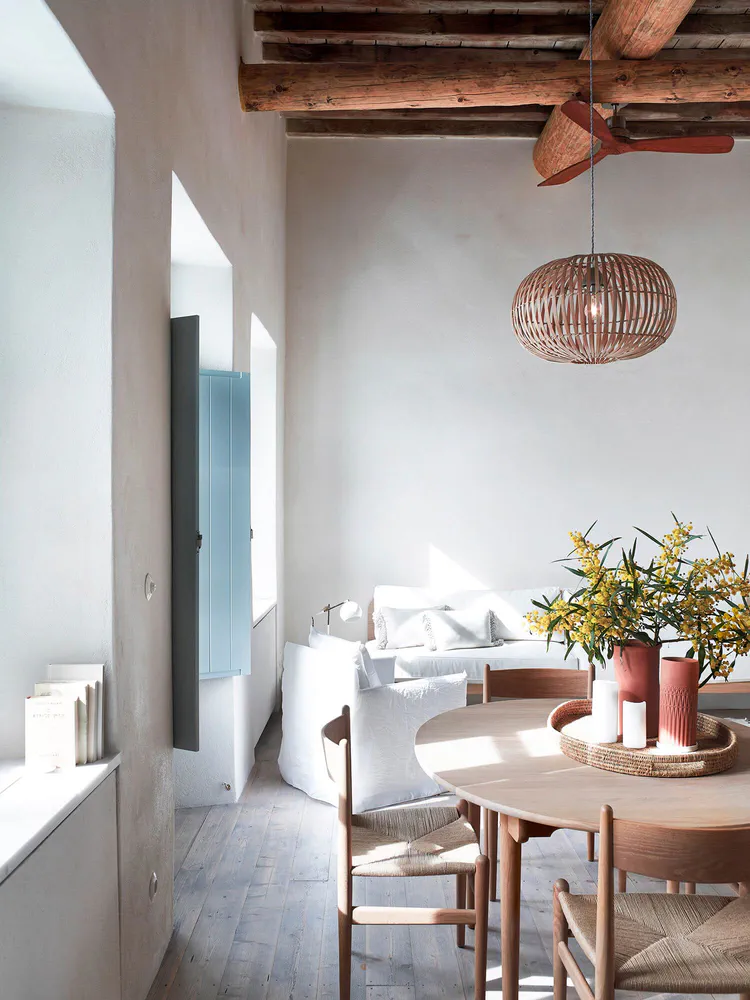 Modern Rustic Dining Area Design