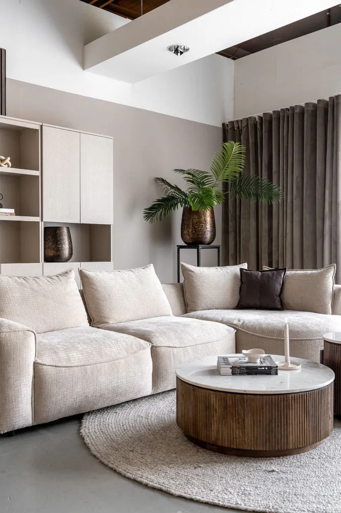 Zen Minimalist Living Room Design for a Compact City Apartment