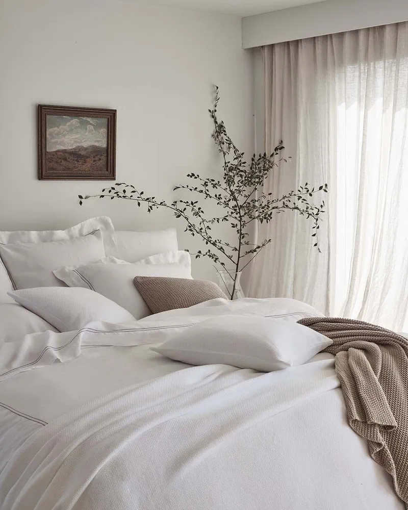 Chic Parisian Retreat: Modern Elegance