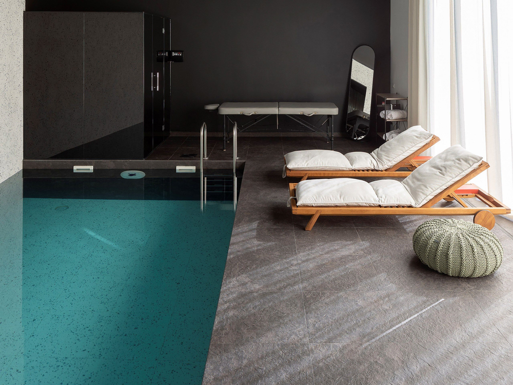 Serene Indoor Escape: Modern Pool Design