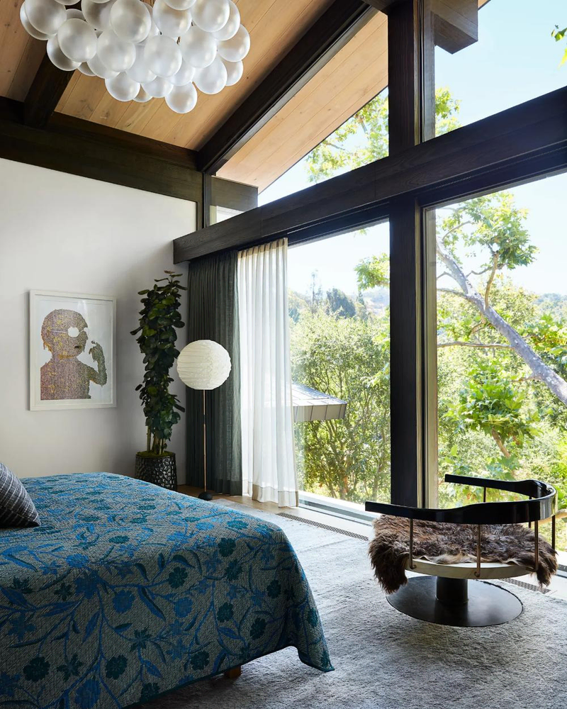Serene Mid-Century Modern Retreat