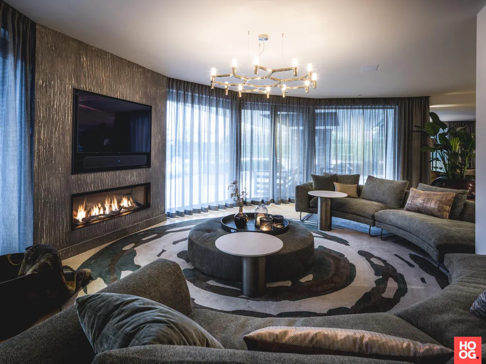 Modern Minimalist Living Room Design for a Recently Divorced Sports Team Owner