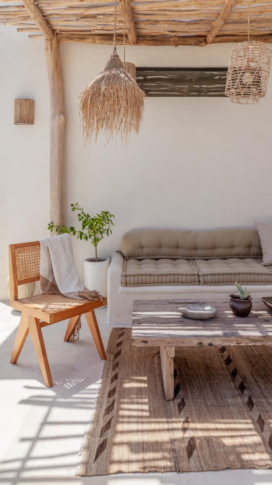 Urban Oasis: Outdoor Dining Redefined