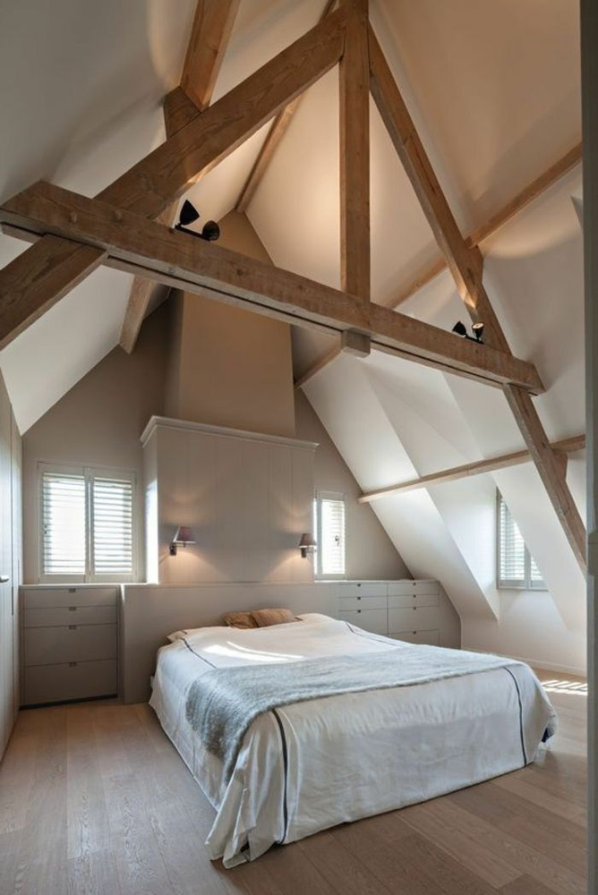 Serene Urban Retreat: A Minimalist Bedroom with Art Gallery Flair