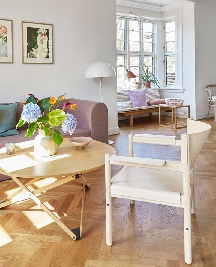 Modern Penthouse: Minimalist Scandinavian Design for Entertaining Clients