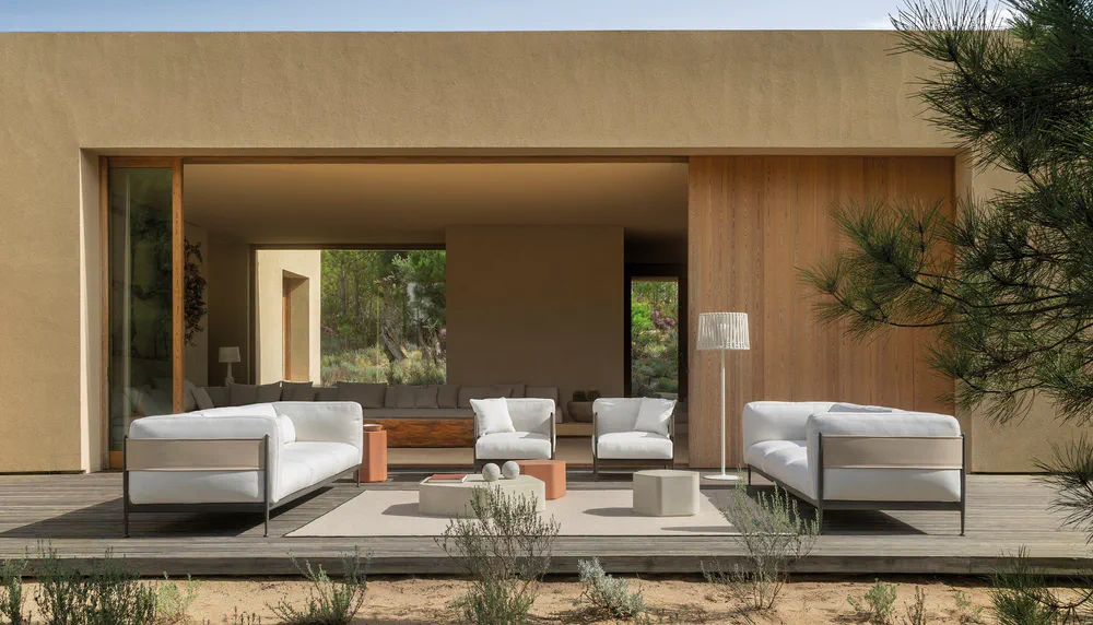 Modern Minimalist Outdoor Living: A Wellness-Focused Home with Spa Amenities