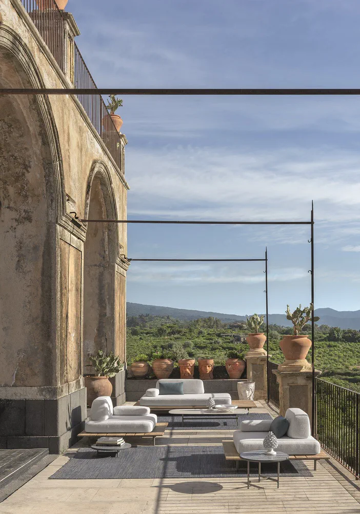 Modern Moroccan-Influenced Terrace Design