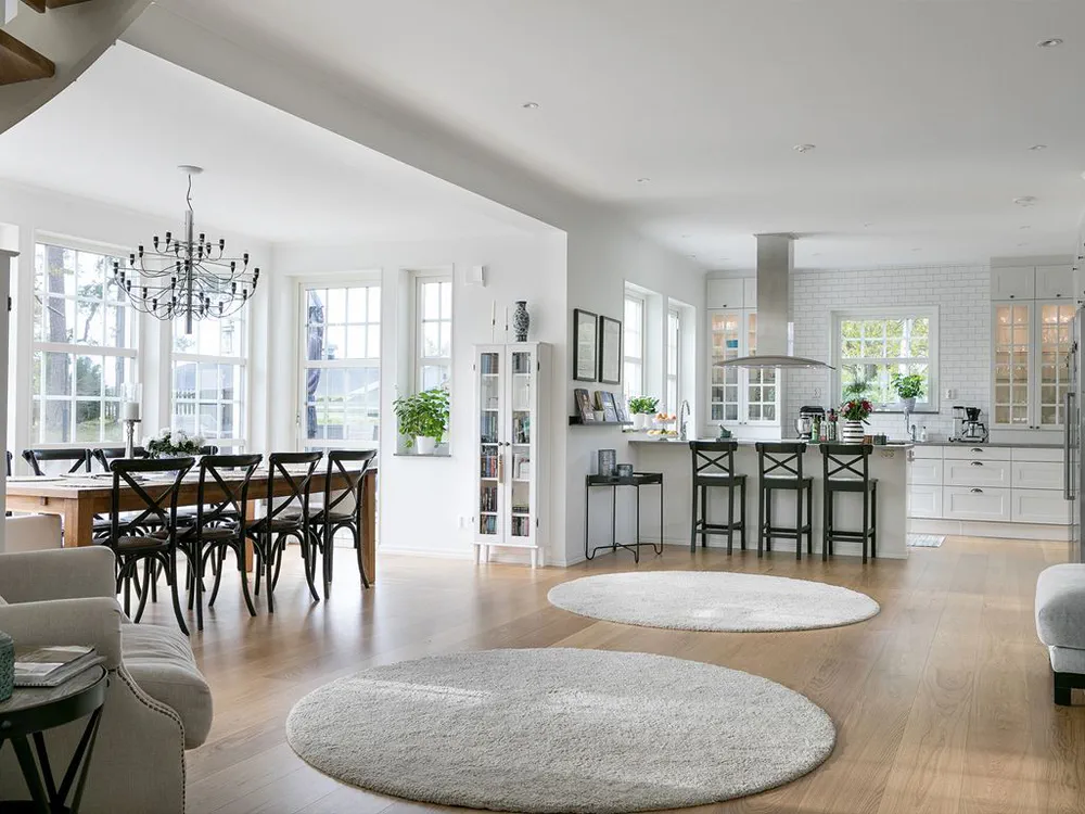 Modern Farmhouse Dining Elegance