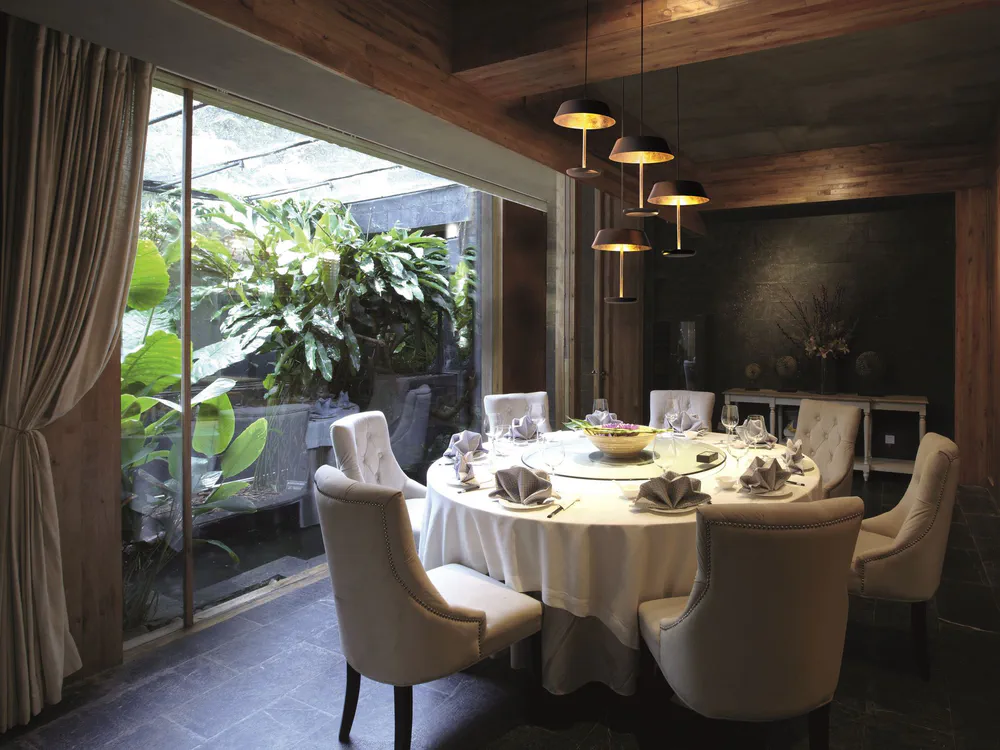 Modern Restaurant Design: Sophisticated Dining Experience